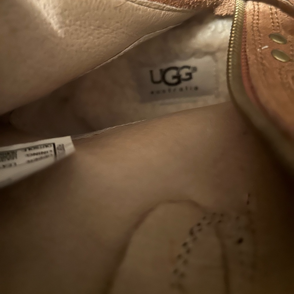 Women’s Uggs ankle boots hard bottom